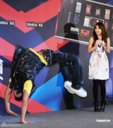 高清组图：杨丞琳代言产品　坦言与潘帅没交往可能 