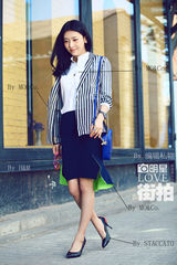 明星爱街拍：贾青轻薄装出街 春光明媚秀甜美