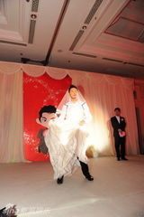 伴郎伴娘开场舞 (7)[52\/52]组图:沙溢穿婚纱变疯