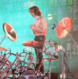 组图：摇滚乐队X-JAPAN完全复活 横滨开唱气氛爆棚