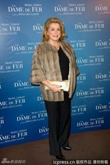 组图：老牌美女德纳芙助阵《铁娘子》首映雍容华贵