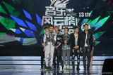 组图：EXO-M获音乐风云榜最受欢迎组合奖