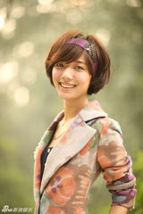 组图：王珞丹全新杂志写真曝光 一展青春魅力年华