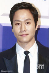 组图：韩星郑宇获韩国第一品牌大赏特别奖