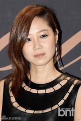 组图：权相佑等亮相时尚派对 韩彩英宽衫遮孕肚