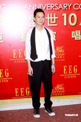 幻灯图：英皇群星出席春茗晚宴 Twins再度“合体” 