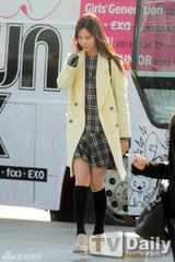 组图：少女时代赴华宣传黑白搭现身机场