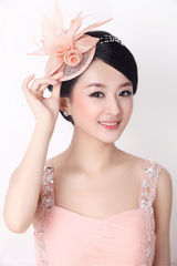 组图：赵丽颖婚纱写真变身精灵轻熟女