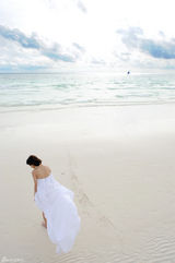 幻灯图：张茜菲律宾拍唯美大片 享受碧海蓝天浪漫