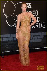 组图：MTV红毯女星水果姐秀牙套ladygaga扮人鱼