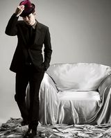 高清图：罗晋红衣写真献礼戛纳 展优雅绅士韵味