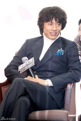 高清图：《天使》关机 汤唯笑容灿烂林志颖宛如少年