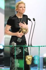 组图：英电影电视学院奖颁奖 布兰切特黑裙典雅