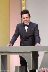 组图：文念中凭借《听风者》获最佳造型设计