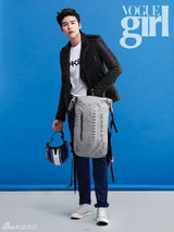 组图：韩星李章宇拍写真 休闲运动帅气十足