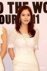 组图：侧田避忌女生怕被女友骂 否认与曹格玩4P 