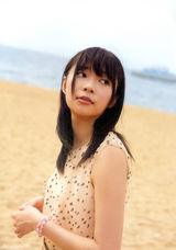 AKB指原莉乃爆冷人气暂夺冠 盘点轻熟性感照