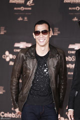 独家高清：GD获年度时尚大奖 李钟硕等亮相红毯