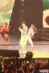 组图：周杰伦香港演唱会落幕 陈奕迅台上力挺