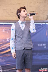 组图：炎亚纶视周杰伦为贵人 与初恋女友话题多