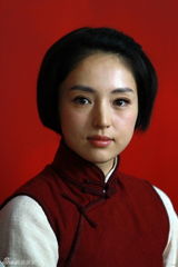 组图：《建党伟业》发布会 周迅汤唯叶璇带妆出席