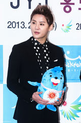 高清图：JYJ宣传亚运会 在中美艳有天可爱