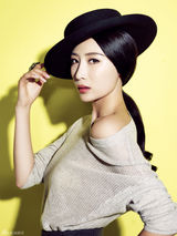 组图：赵子惠曝时尚大片 魅惑变身优雅大气