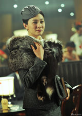 幻灯图：李小冉《东风雨》化身社交名媛亮相歌舞厅