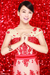 组图：翁虹贺岁写真曝光 温暖传递幸福正能量