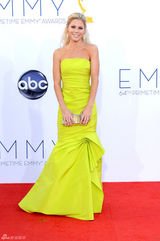 高清图：第64届艾美奖红毯众女星争奇斗艳