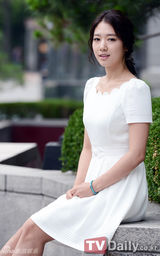 组图： 朴信惠奉太奎出席独幕剧记者会