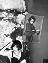 组图：周迅登封面 烟熏红唇妆展冶艳狂野