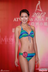 组图：候选亚姐泳装亮相 韩国选手压鼻否认整容