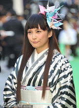 组图：第25届东京国际电影节开幕 星光惨淡走绿毯