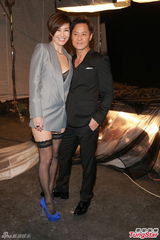 组图：张智霖为自己导MV 蔡一杰伍咏薇现场搞怪