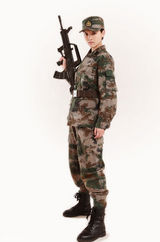 组图：《麻辣女兵》首曝定妆照 90后新兵持枪亮相