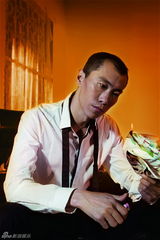 高清图：《林妹妹》宣传照曝光 暧昧展示角色操控