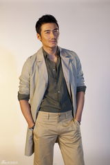 高清图：胡兵2010最新春夏写真 DFS挑选大牌新品