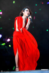 组图：容祖儿尾场演唱会性感热舞 动作狂野令人窒息 