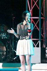 幻灯图：群星闪耀慈善晚会 陈伟霆大秀劲歌热舞