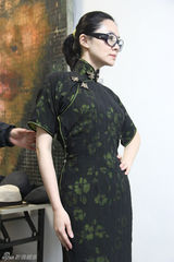 组图：许晴素颜试装《如梦之梦》