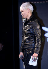 高清图：BigBang成员G-dragon和TOP纪念发行新专辑