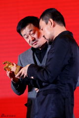 组图：《白日焰火》定档3月21日 廖凡盼票房5亿