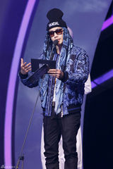 组图：G-DRAGON包揽2013MAMA四奖创佳绩