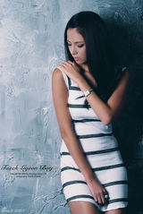 高清组图：韩国车模李美贤写真 裙装秀身材