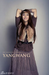 幻灯图集：王蓉整容后写真曝光 华丽转身风格多变