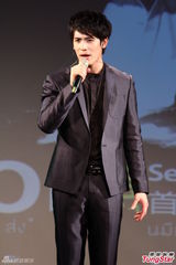 组图：泰剧小生Son自认小王力宏 台湾拥抱粉丝