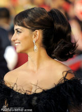 组图：德普短发亮相《海盗4》 佩内洛普似优雅人鱼