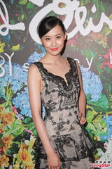 组图：陈法拉黑色蕾丝装现身 文咏珊等待缘分