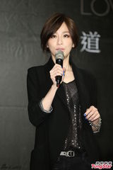 组图：明道发布首张专辑 王心凌杨谨华到场力挺